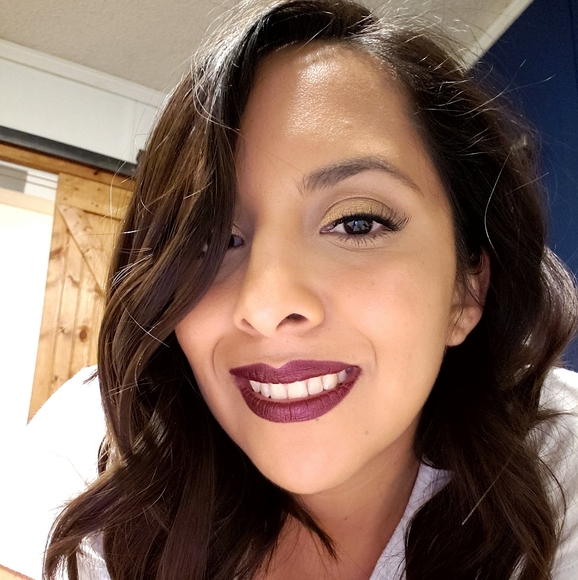 Meet your Posher, Yulma - Picture 1 of 1